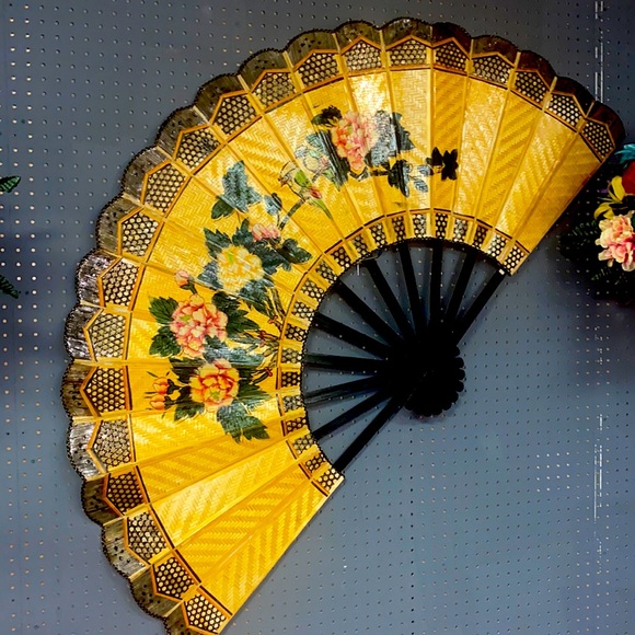 Beautiful antique decorative wall fan - Picture 1 of 11